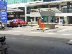 Pemasangan Palang Parkir di Hotel Aston Bandung | MSM Parking Group