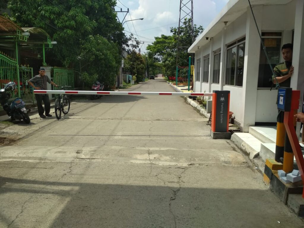 palang parkir klaten