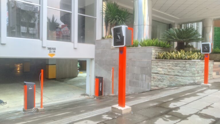 Progres Pemasangan Palang Parkir M Gate Sistem RFID di Graha Sukajadi Bandung: Meningkatkan Efisiensi dan Keamanan