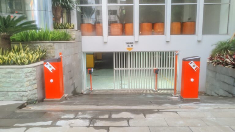 Progres Pemasangan Palang Parkir M Gate Sistem RFID di Graha Sukajadi Bandung: Meningkatkan Efisiensi dan Keamanan