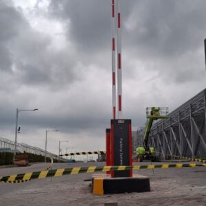Palang Parkir M-Gate BLDC – barrier gate otomatis brushless motor, cepat, awet, dan hemat energi. Cocok untuk mall, rumah sakit, bandara, dan area parkir padat."