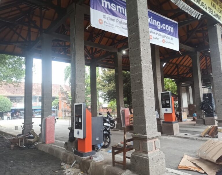 Artikel ini didukung data dari sumber tepercaya tentang smart parking, teknologi AI dalam parkir, dan ANPR sebagai teknologi inti sistem parkir modern