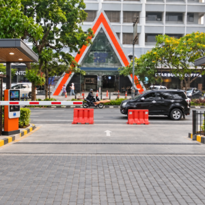 Paket Palang Parkir Terintegrasi Non Tunai 1 IN 1 OUT – Sistem Parkir Cashless QRIS